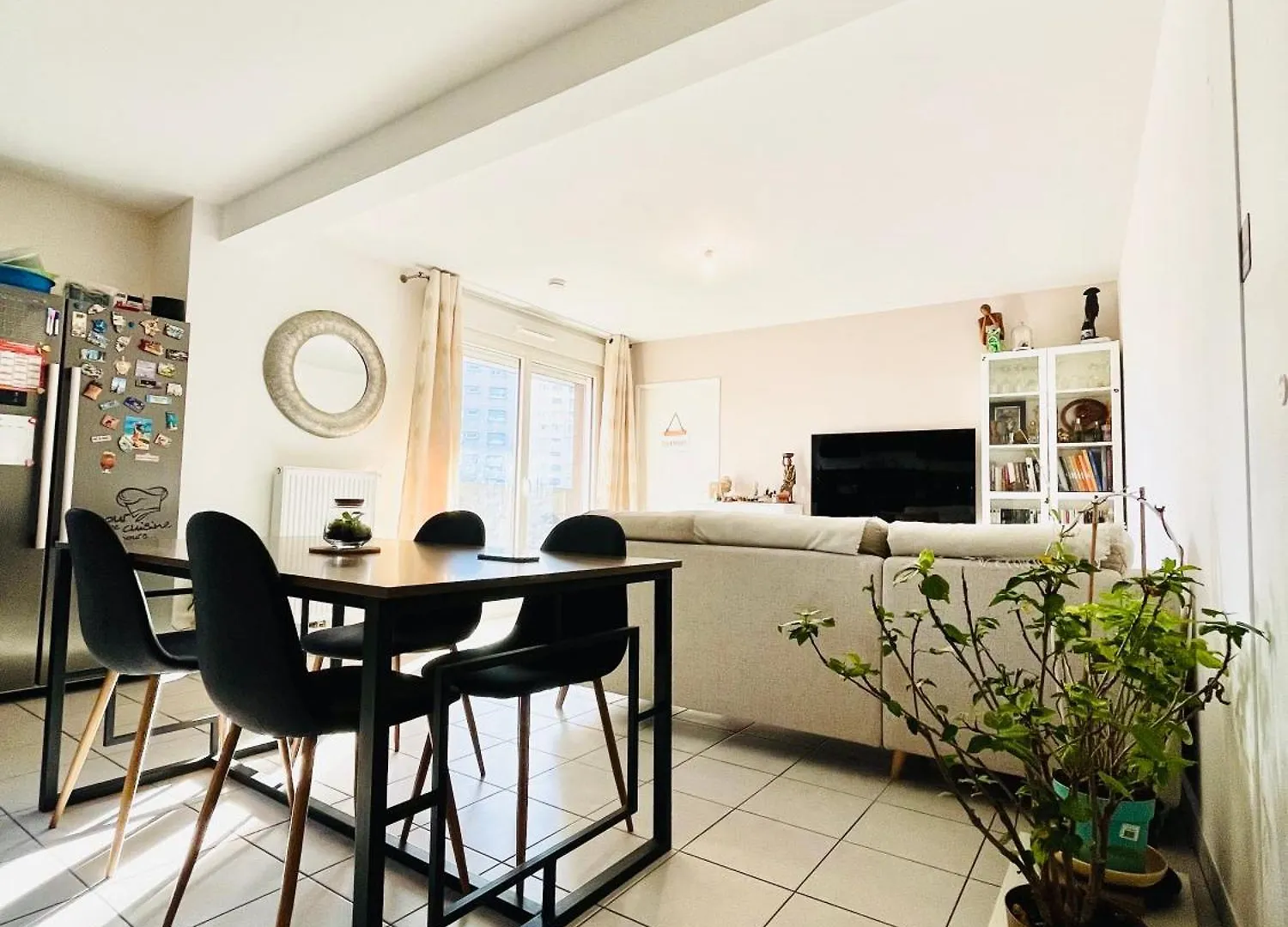Habitación en casa particular Chambre Privee Chez Yerima Vénissieux